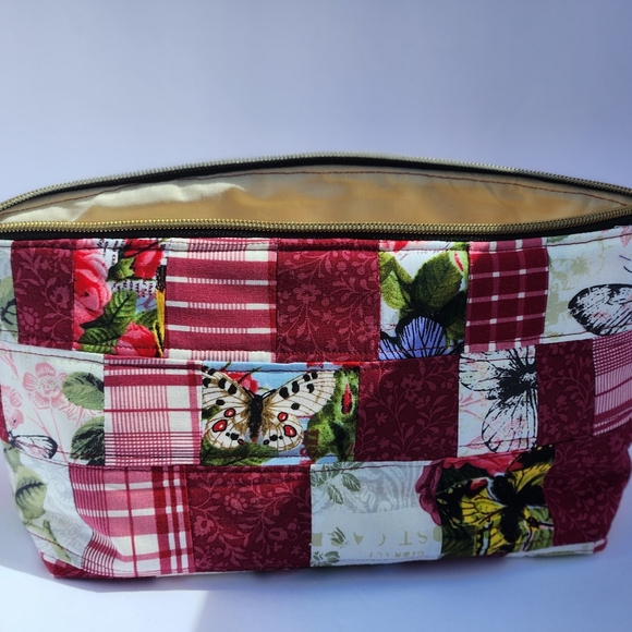 Toiletry Bag - Picture 5 of 7